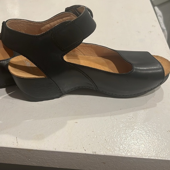 Dansko Tiana black leather sandals size 37 - Picture 5 of 6